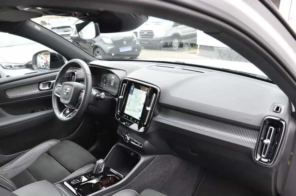 Volvo XC40 B4 R Design AWD DKG PANO-LED-H&K-RKAM-NAVI 02/2022-photo-22