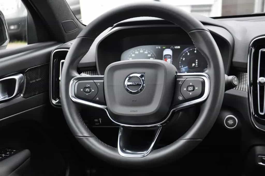 Volvo XC40 B4 R Design AWD DKG PANO-LED-H&K-RKAM-NAVI 02/2022-photo-24