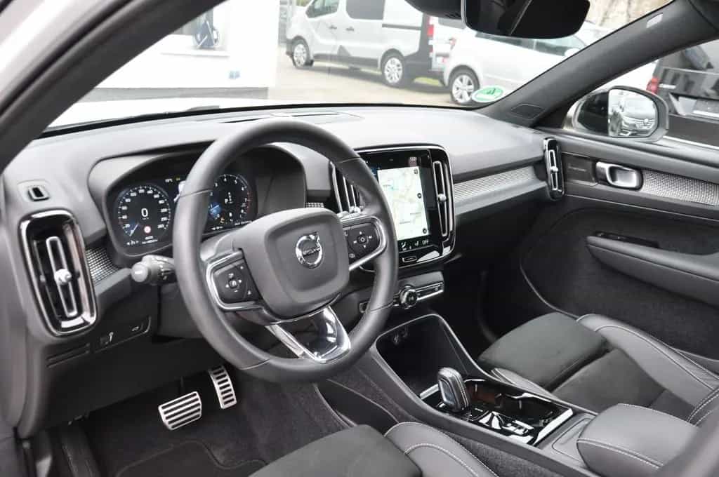 Volvo XC40 B4 R Design AWD DKG PANO-LED-H&K-RKAM-NAVI 02/2022-photo-25