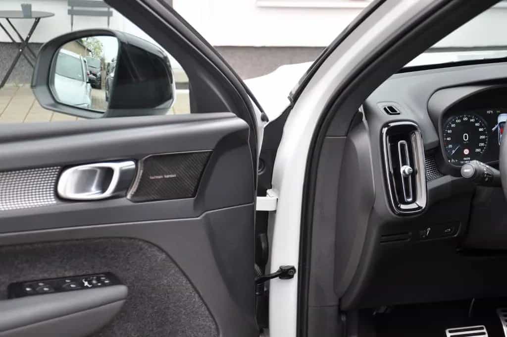 Volvo XC40 B4 R Design AWD DKG PANO-LED-H&K-RKAM-NAVI 02/2022-photo-26