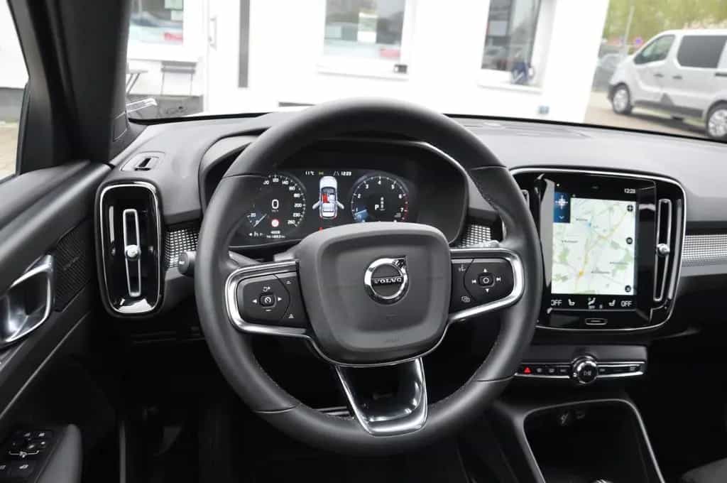 Volvo XC40 B4 R Design AWD DKG PANO-LED-H&K-RKAM-NAVI 02/2022-photo-29