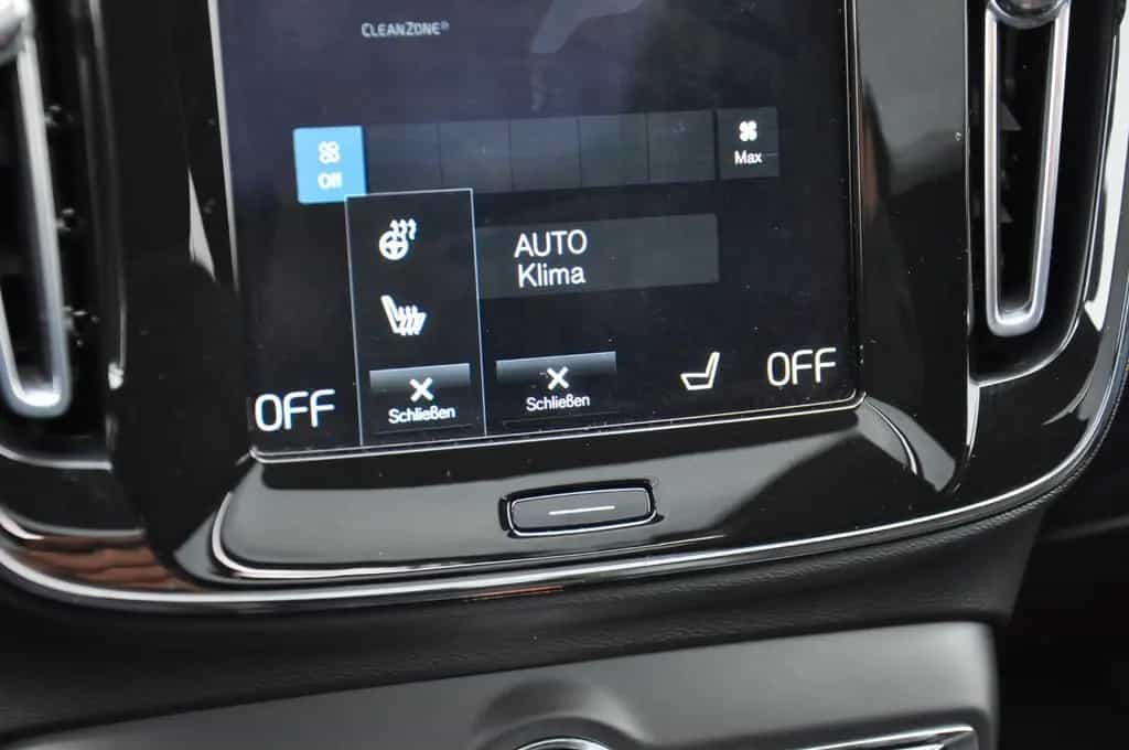 Volvo XC40 B4 R Design AWD DKG PANO-LED-H&K-RKAM-NAVI 02/2022-photo-32