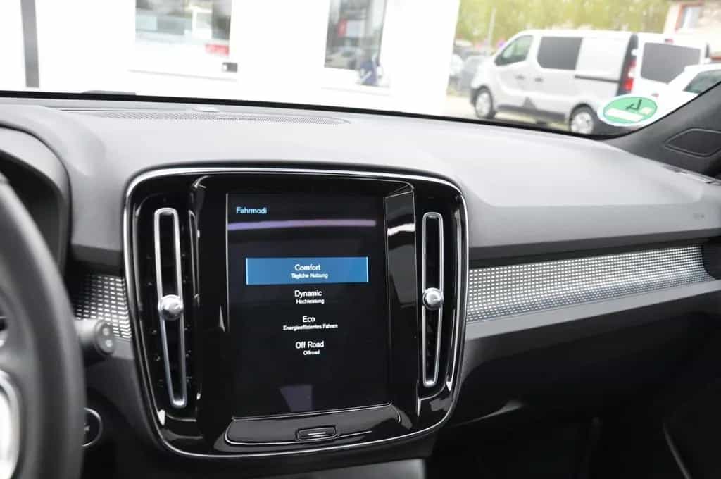 Volvo XC40 B4 R Design AWD DKG PANO-LED-H&K-RKAM-NAVI 02/2022-photo-33