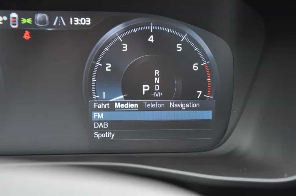 Volvo XC40 B4 R Design AWD DKG PANO-LED-H&K-RKAM-NAVI 02/2022-photo-35