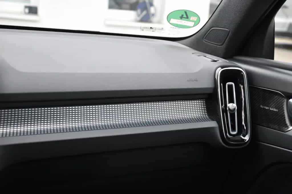 Volvo XC40 B4 R Design AWD DKG PANO-LED-H&K-RKAM-NAVI 02/2022-photo-36