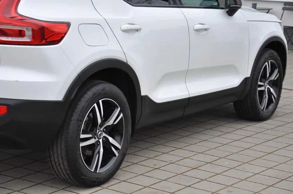 Volvo XC40 B4 R Design AWD DKG PANO-LED-H&K-RKAM-NAVI 02/2022-photo-9