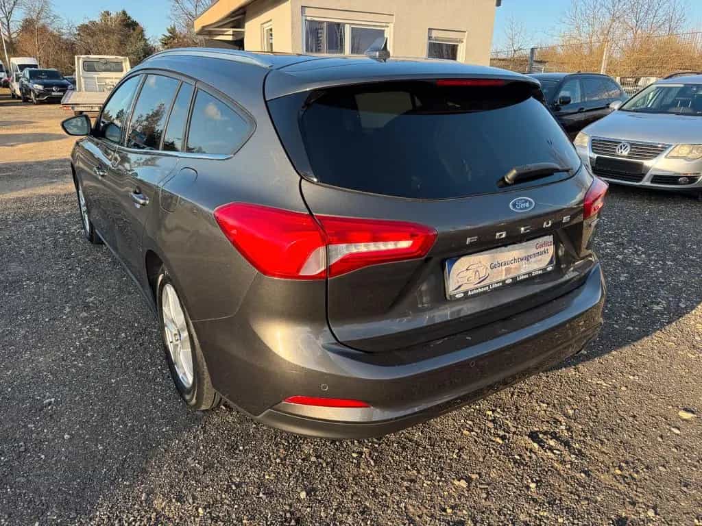 Ford Focus 1-Hand Scheckheft SR+WR Navi Kamera PDC 03/2022-photo-1