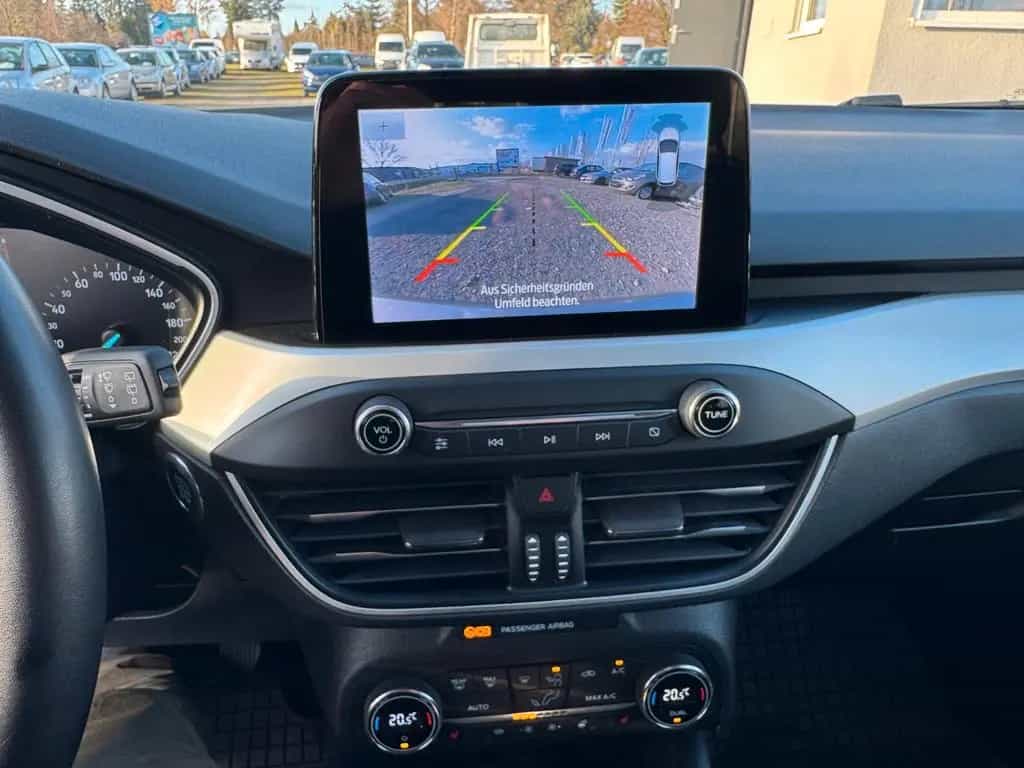 Ford Focus 1-Hand Scheckheft SR+WR Navi Kamera PDC 03/2022-photo-10