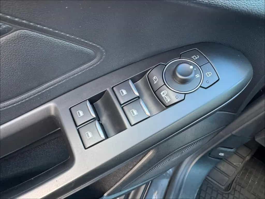 Ford Focus 1-Hand Scheckheft SR+WR Navi Kamera PDC 03/2022-photo-12