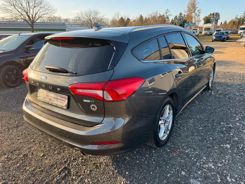 Ford Focus 1-Hand Scheckheft SR+WR Navi Kamera PDC 03/2022-photo-3