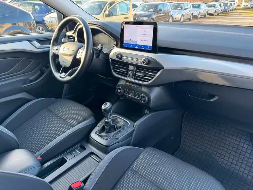 Ford Focus 1-Hand Scheckheft SR+WR Navi Kamera PDC 03/2022-photo-8