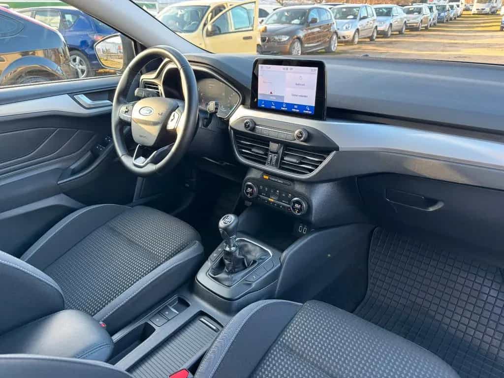 Ford Focus 1-Hand Scheckheft SR+WR Navi Kamera PDC 03/2022-photo-9