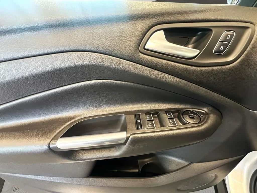 Ford Kuga Trend Allrad Automatik PDC AHK 01/2018-photo-19