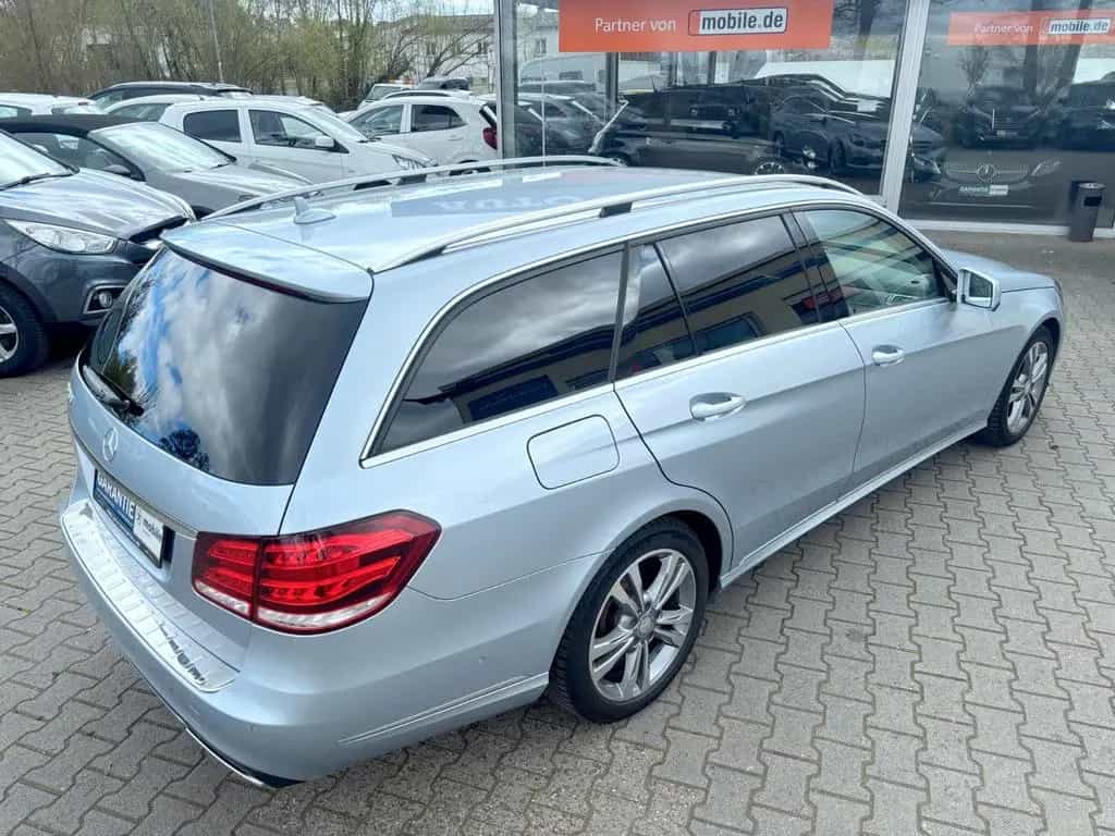 Mercedes-Benz E-Class 250 T-Modell AVANTGARDE*AUTO*LEDER*NAVI*LED* 06/2013-photo-16