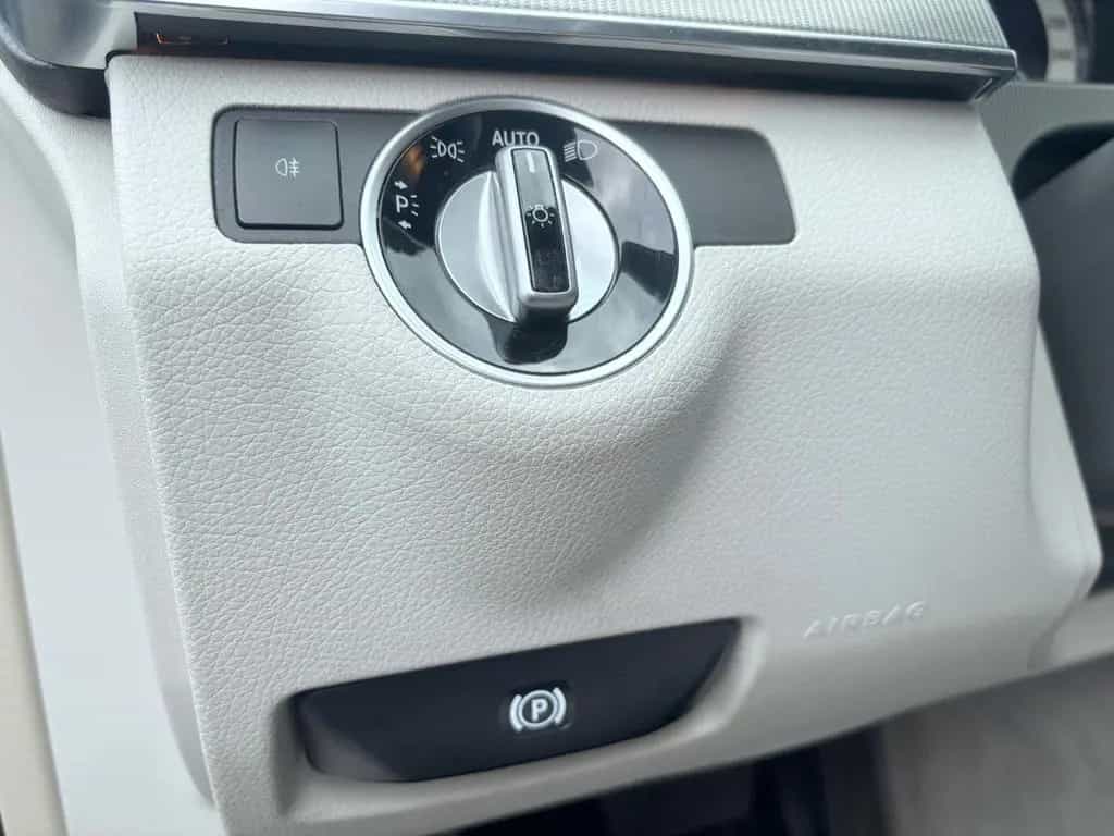 Mercedes-Benz E-Class 250 T-Modell AVANTGARDE*AUTO*LEDER*NAVI*LED* 06/2013-photo-40