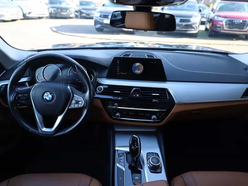 BMW 5 Series 520 Panoramadach*Kamera*LED*NAVI*Leder* 12/2019-photo-17