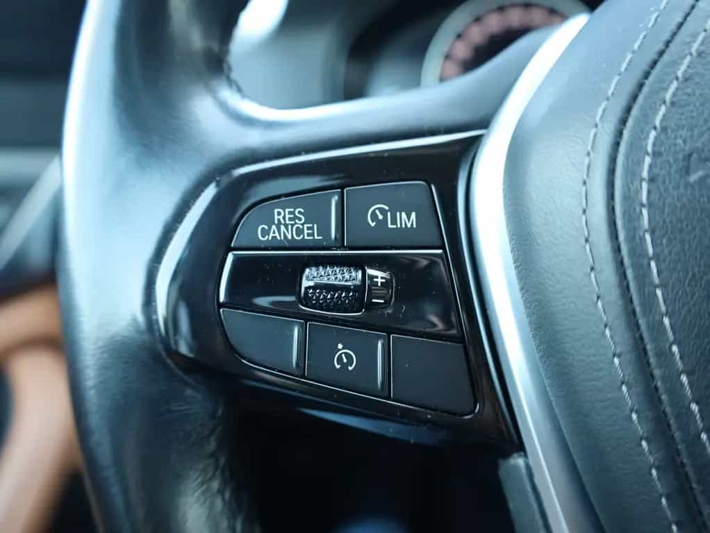BMW 5 Series 520 Panoramadach*Kamera*LED*NAVI*Leder* 12/2019-photo-26