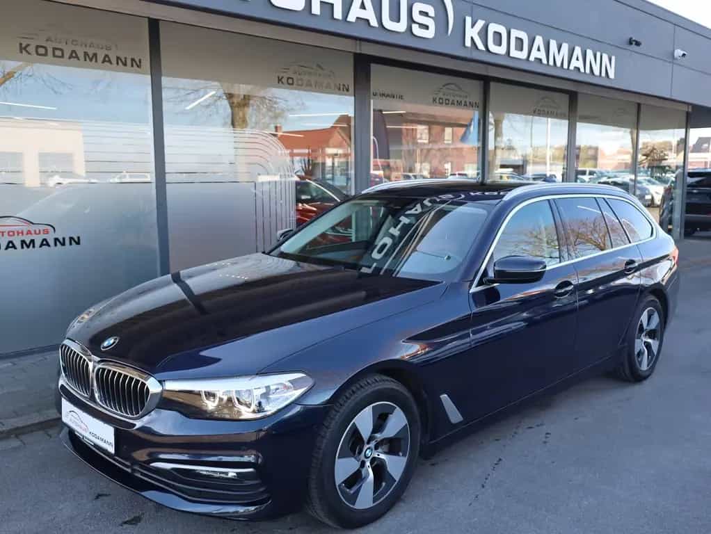 BMW 5 Series 520 Panoramadach*Kamera*LED*NAVI*Leder* 12/2019-photo-4