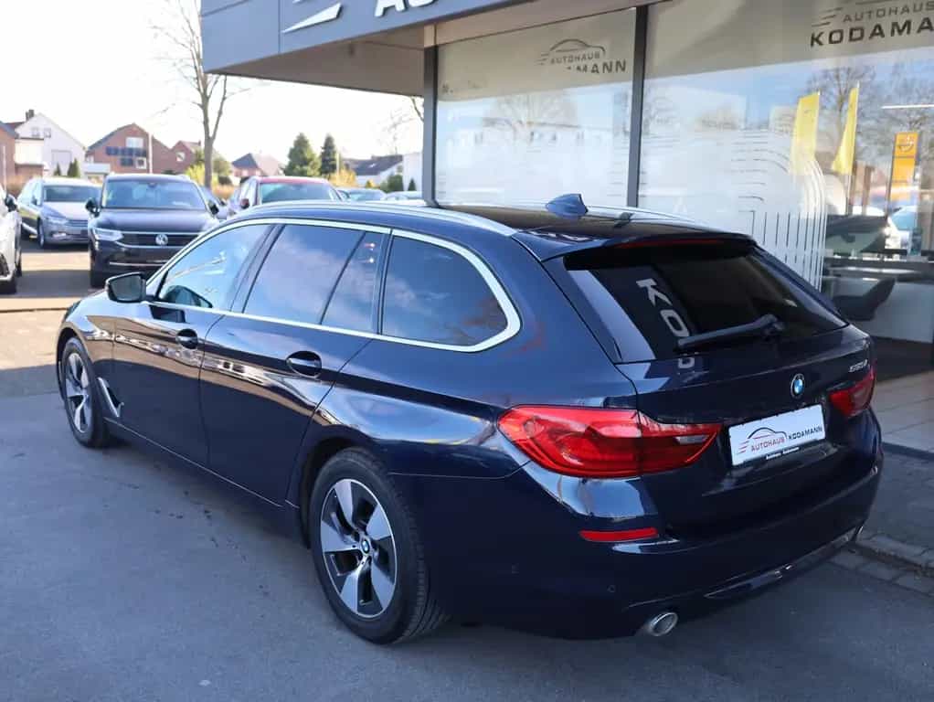 BMW 5 Series 520 Panoramadach*Kamera*LED*NAVI*Leder* 12/2019-photo-6