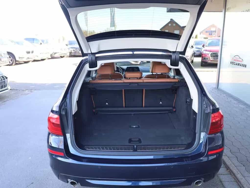 BMW 5 Series 520 Panoramadach*Kamera*LED*NAVI*Leder* 12/2019-photo-9