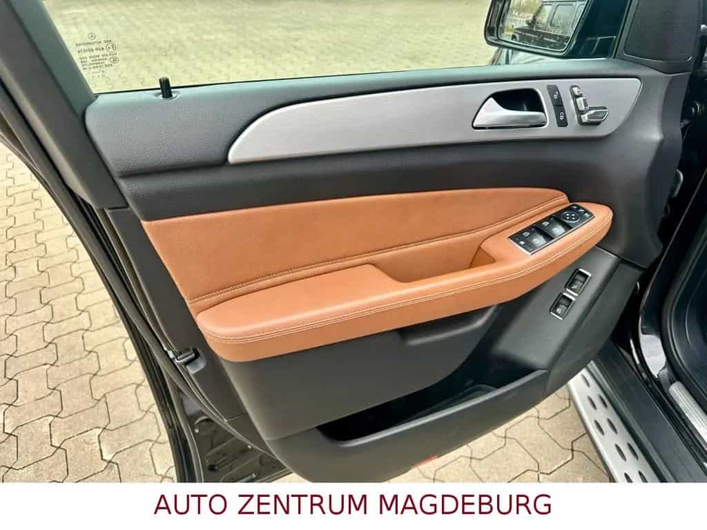 Mercedes-Benz GLE-Class 350 d 4Matic LED*NAV*LEDER*PANO*AHK 12/2015-photo-23