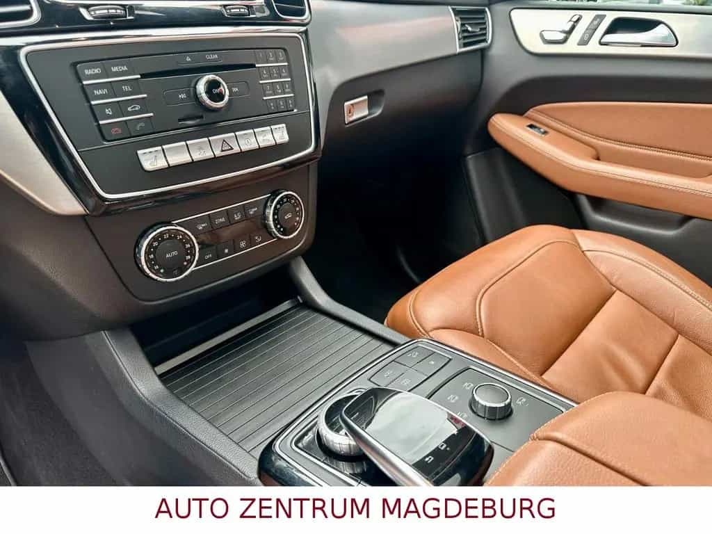 Mercedes-Benz GLE-Class 350 d 4Matic LED*NAV*LEDER*PANO*AHK 12/2015-photo-24