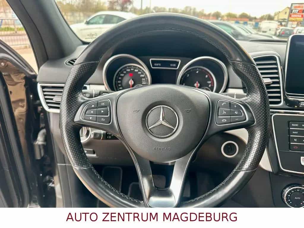Mercedes-Benz GLE-Class 350 d 4Matic LED*NAV*LEDER*PANO*AHK 12/2015-photo-25