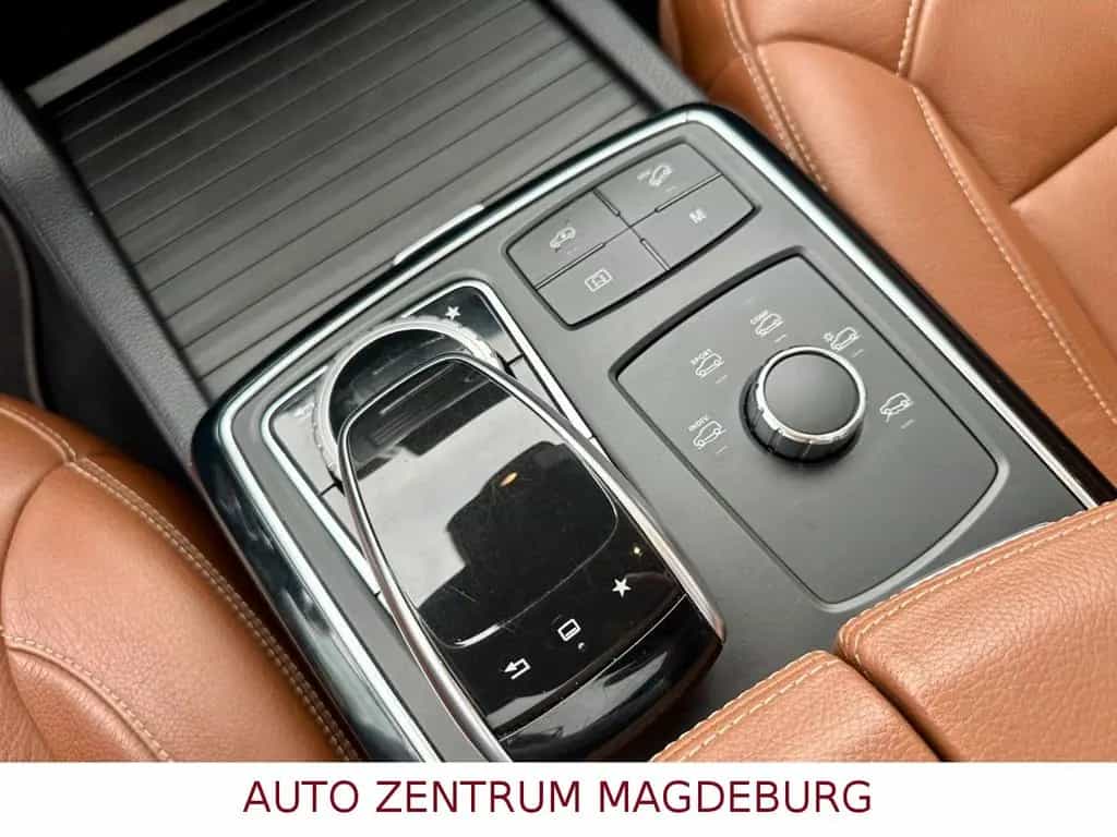 Mercedes-Benz GLE-Class 350 d 4Matic LED*NAV*LEDER*PANO*AHK 12/2015-photo-26