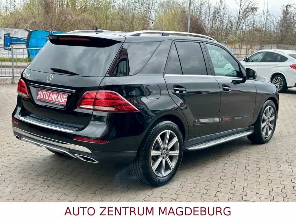 Mercedes-Benz GLE-Class 350 d 4Matic LED*NAV*LEDER*PANO*AHK 12/2015-photo-5