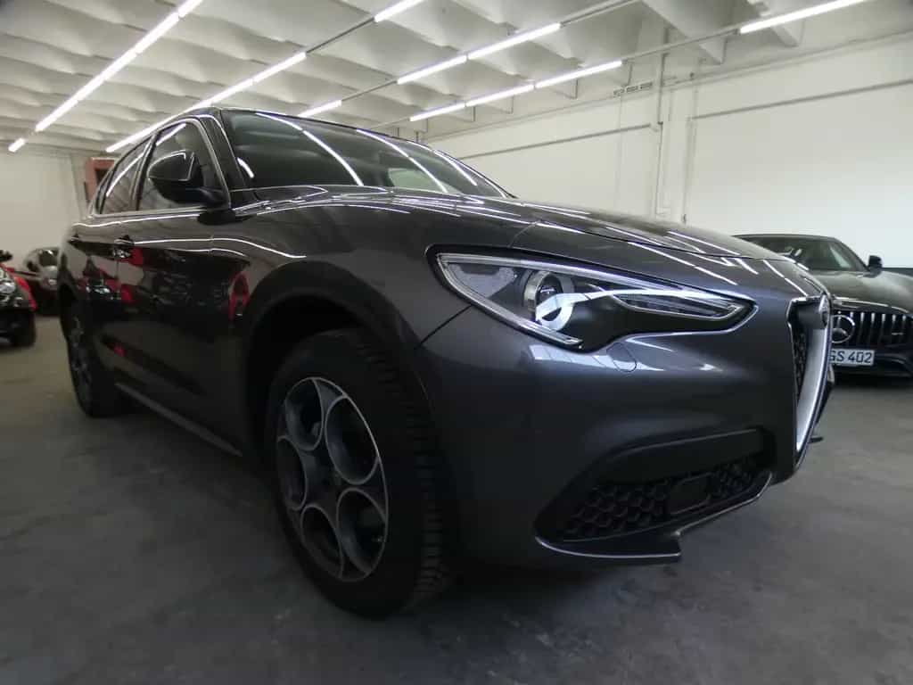 Alfa Romeo Stelvio Super Q4*ACC*LEDER*PANO*NAVI*BI-XENON* 10/2019-photo-0