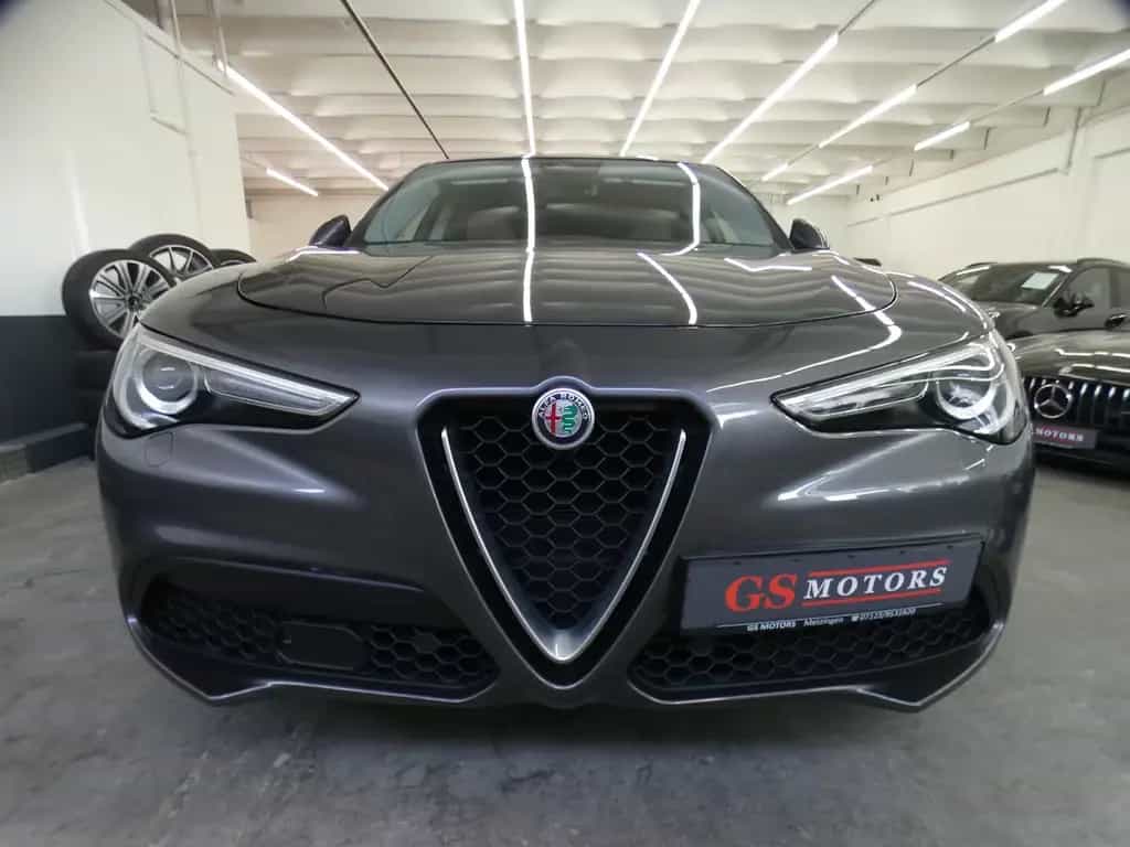 Alfa Romeo Stelvio Super Q4*ACC*LEDER*PANO*NAVI*BI-XENON* 10/2019-photo-1