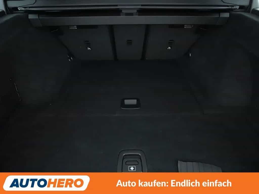 BMW 318 d Aut.*NAVI*LED*CAM*SHZ*TEMPO*ALU* 11/2021-photo-17