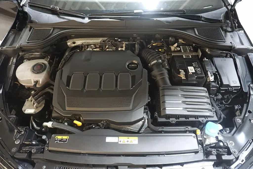 Volkswagen Golf 8 2.0TDI DSG Style Virtual AHK ACC LED 12/2022-photo-13