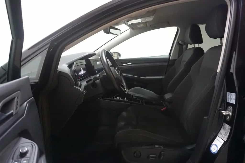Volkswagen Golf 8 2.0TDI DSG Style Virtual AHK ACC LED 12/2022-photo-7