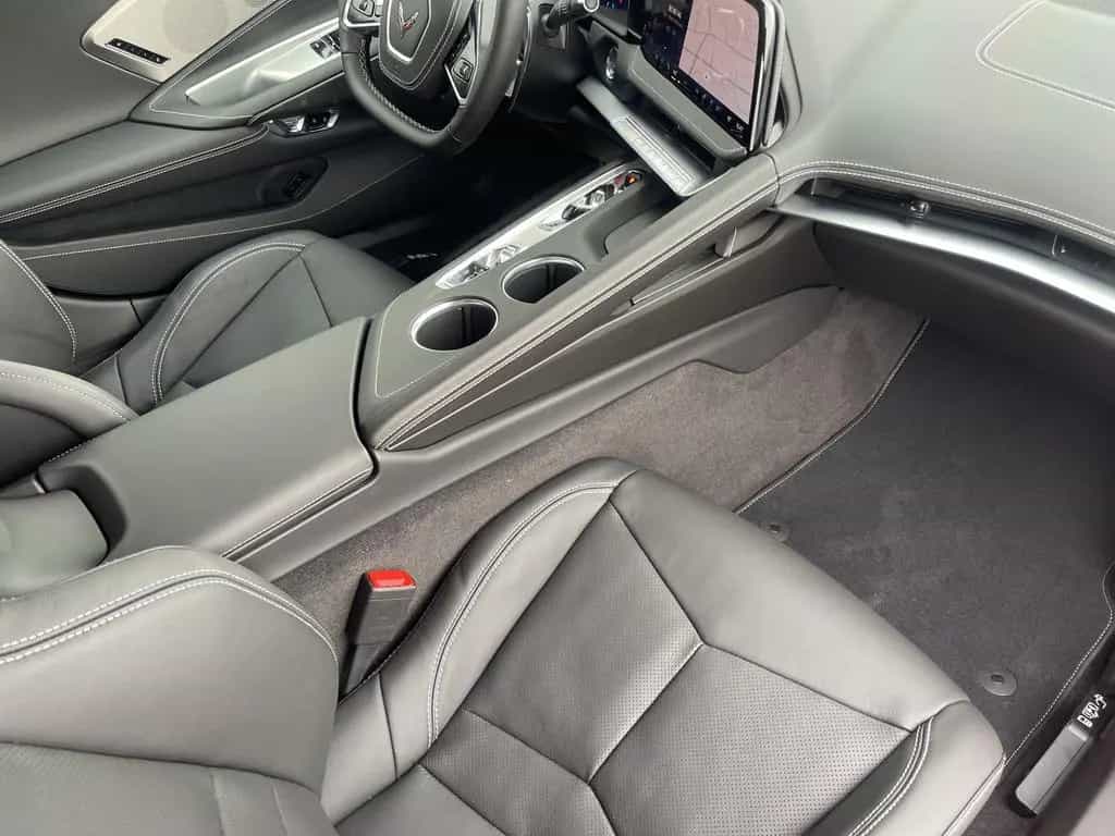 Corvette C8 Stingray Coupe 6,2 V8 2LT MY26 05/2026-photo-8
