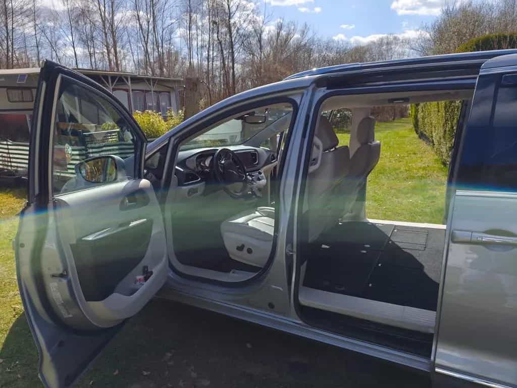 Chrysler Pacifica 03/2020-photo-3