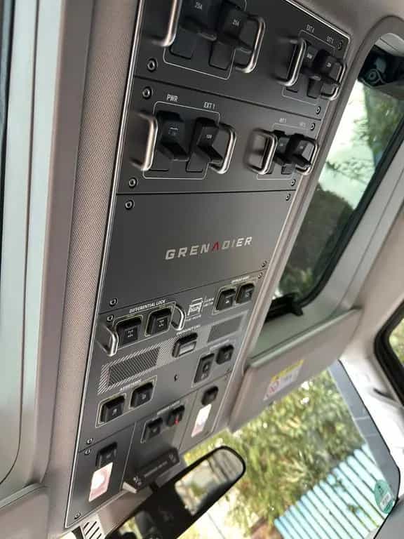 INEOS Grenadier 3.0L Twin-Turbo-Diesel Fieldmaster... 02/2024-photo-13