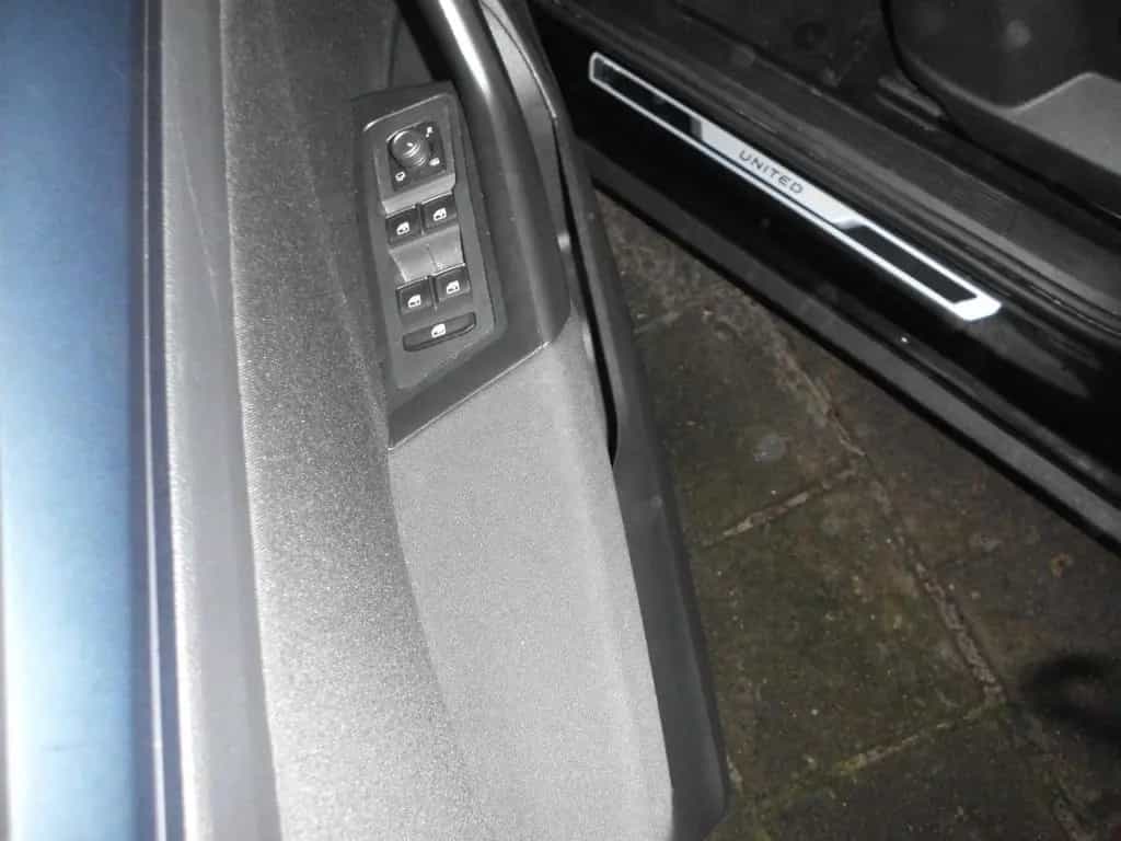Volkswagen T-Roc United Automatik AHK SHZ Navi EPH ACC 09/2020-photo-5