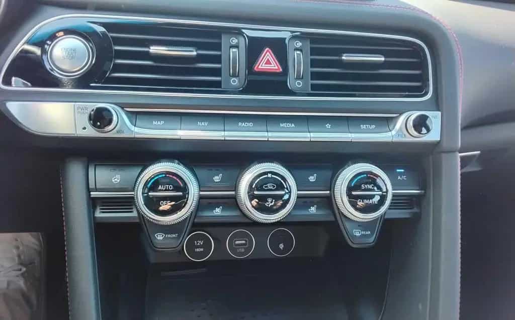 Genesis G70 Sport Plus HUD LEDER SD TECHNIK 07/2022-photo-18