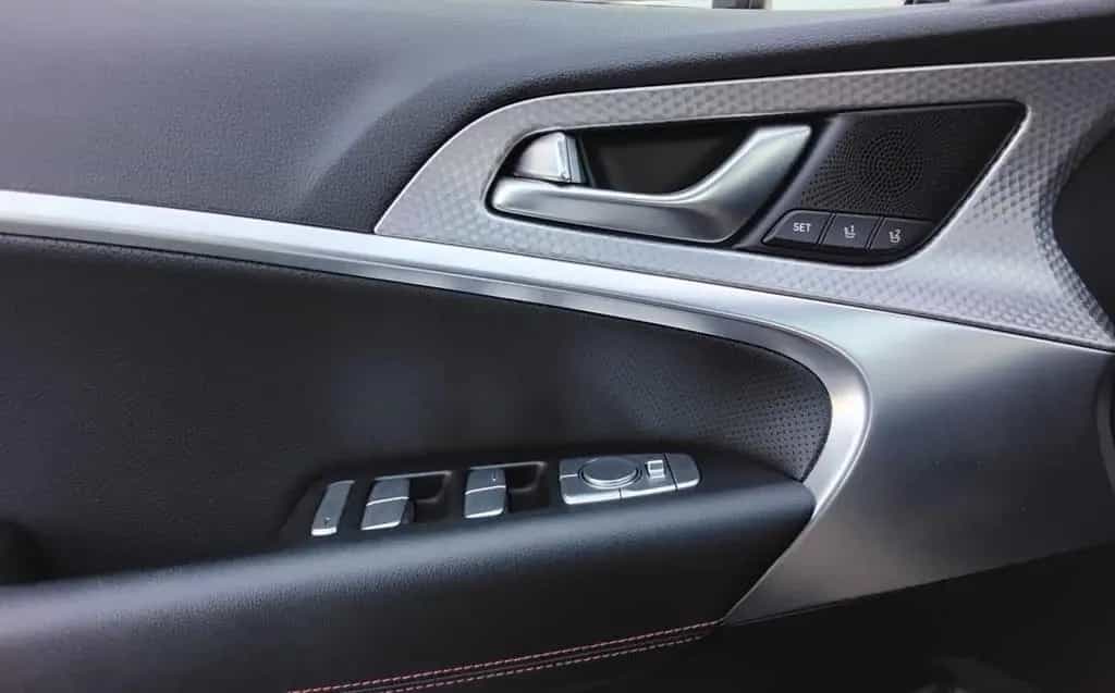 Genesis G70 Sport Plus HUD LEDER SD TECHNIK 07/2022-photo-22