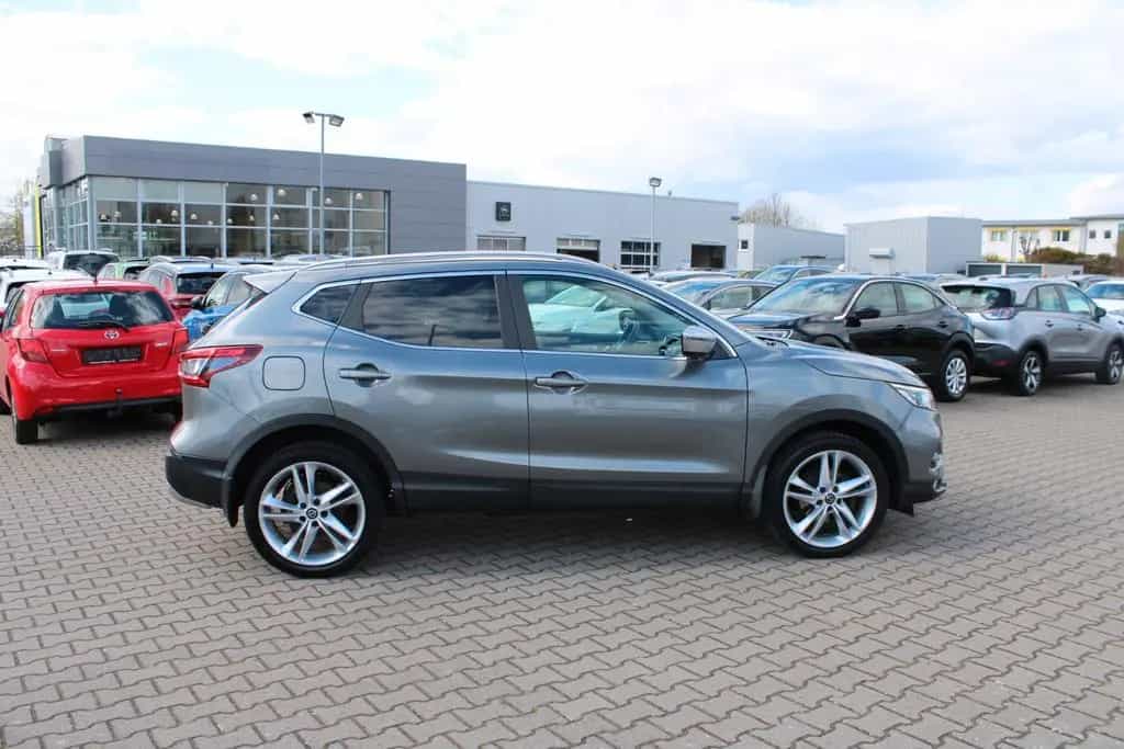 Nissan Qashqai 1.3 *LED*PANO*NAVI*SHZ* 10/2019-photo-1