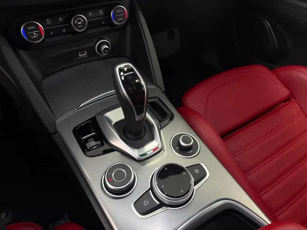 Alfa Romeo Stelvio Veloce Q4*Fahrwerk Aktiv*Performance* 02/2022-photo-15