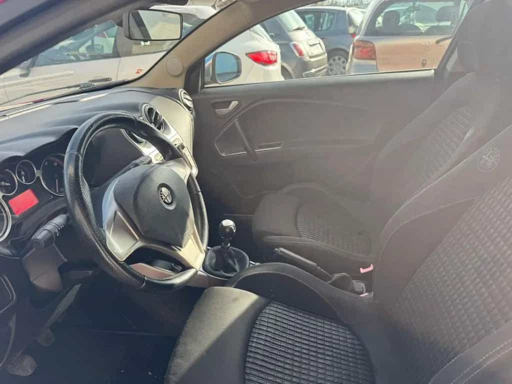 Alfa Romeo MiTo 1.6 JTDm-2 S&S Distinctive Sport 12/2011-photo-9