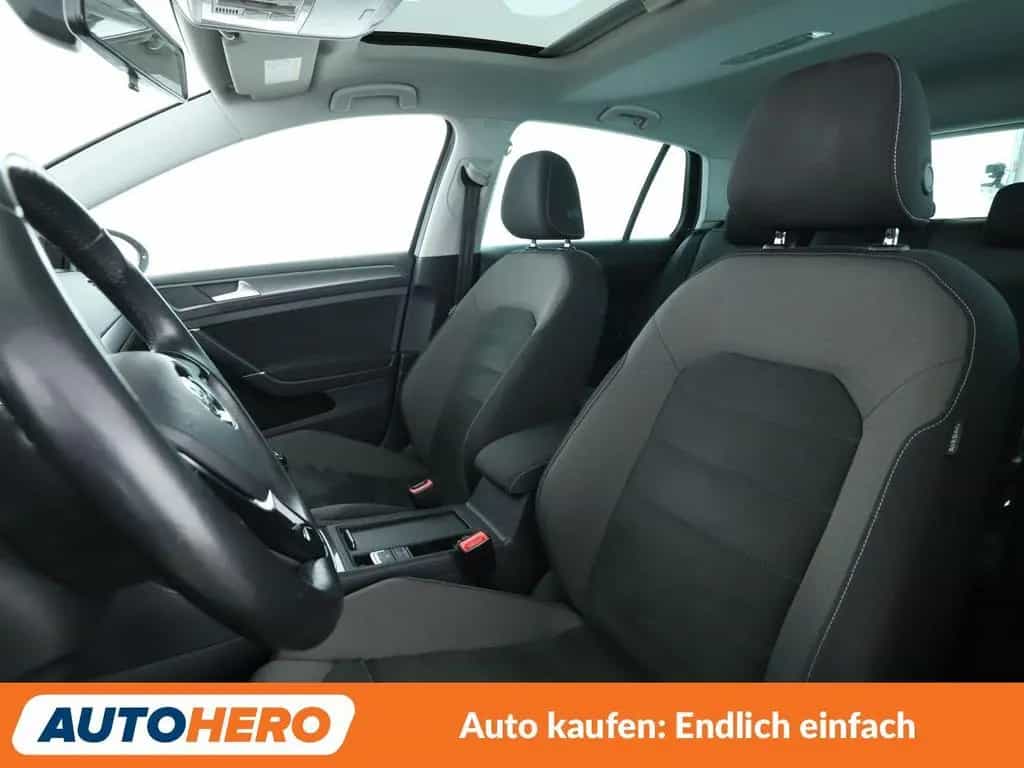 Volkswagen Golf VII 1.4 TSI Comfortline BlueMotion*NAVI*CAM 05/2017-photo-9