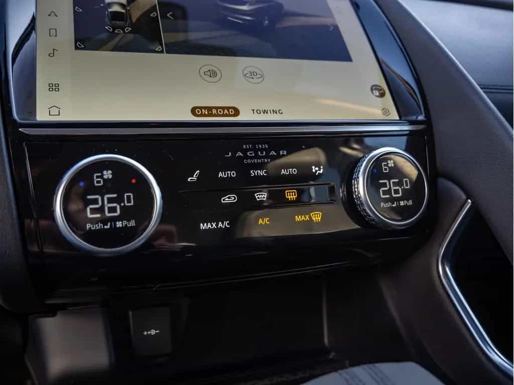 Jaguar E-Pace 2.0 S AWD KAMERA NAVI AHK ACC LED 360° 03/2021-photo-13