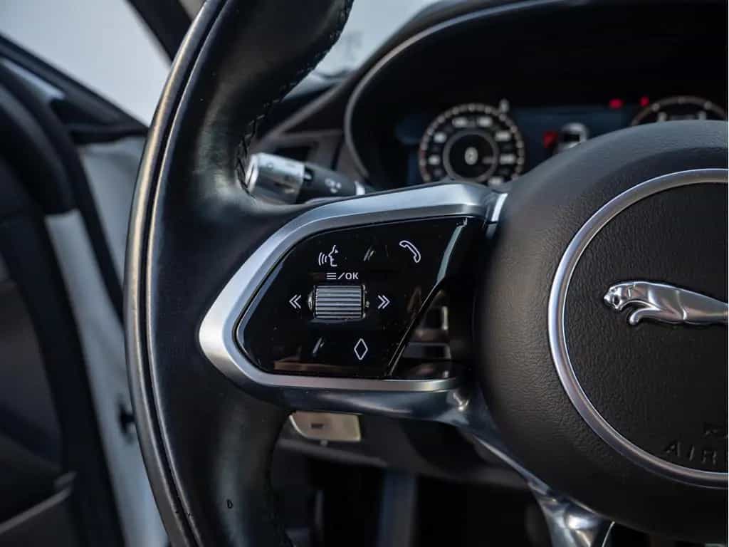 Jaguar E-Pace 2.0 S AWD KAMERA NAVI AHK ACC LED 360° 03/2021-photo-18