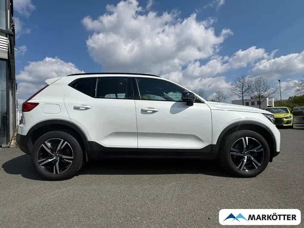 Volvo XC40 Plus Dark SHZ/LHZ/CAM/H&K/DAB/PDC/LED 04/2023-photo-2