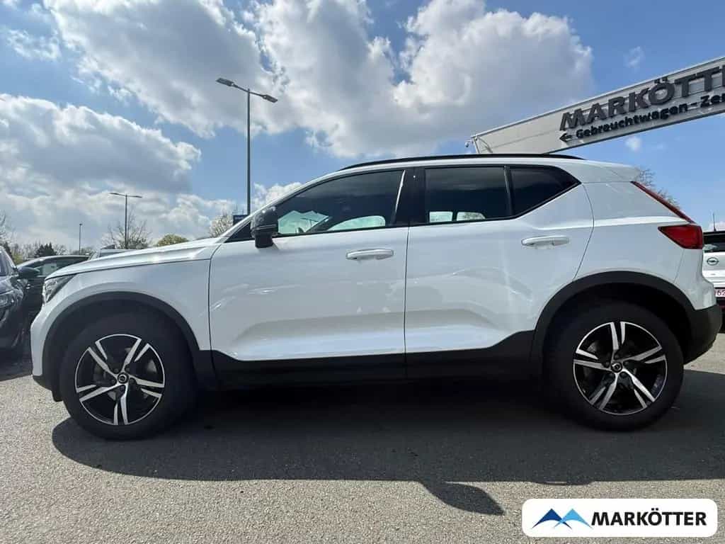 Volvo XC40 Plus Dark SHZ/LHZ/CAM/H&K/DAB/PDC/LED 04/2023-photo-3