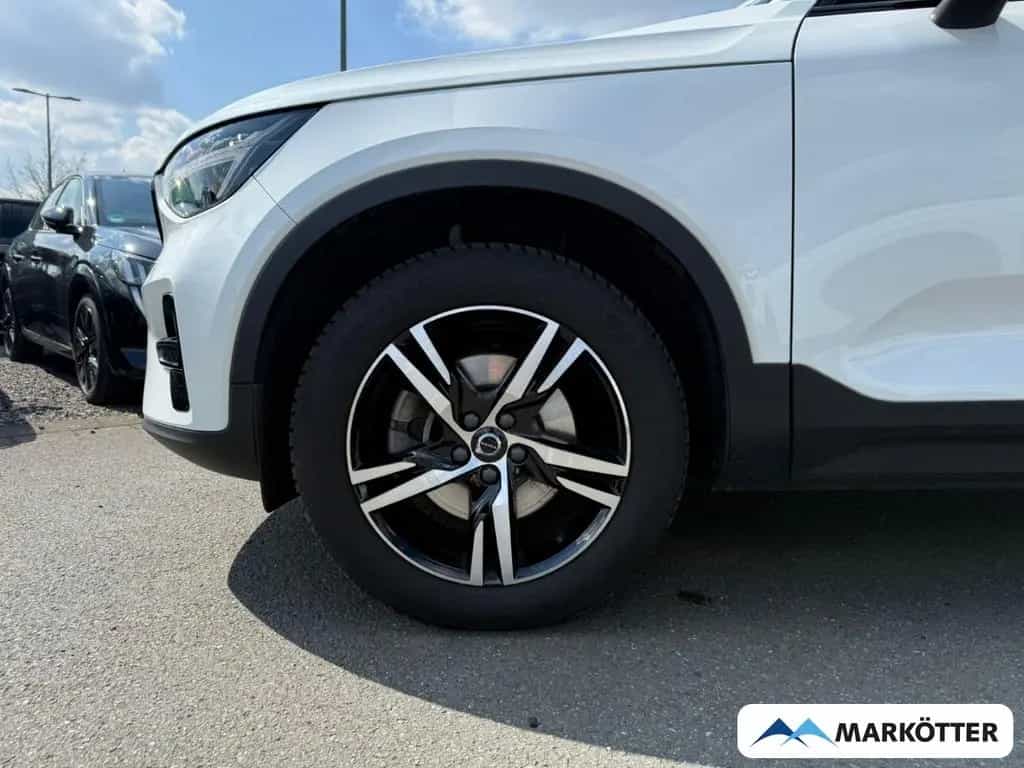 Volvo XC40 Plus Dark SHZ/LHZ/CAM/H&K/DAB/PDC/LED 04/2023-photo-4