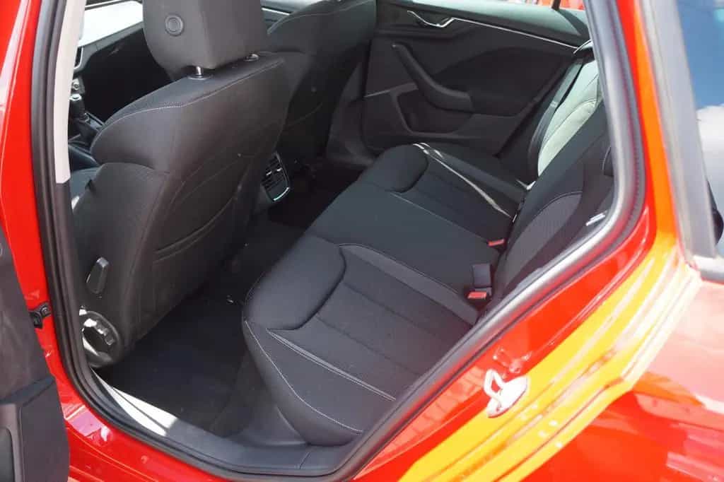 Skoda Kamiq Tour*LED*PDC V+H*SHZ*FRONTRADAR* 03/2022-photo-18